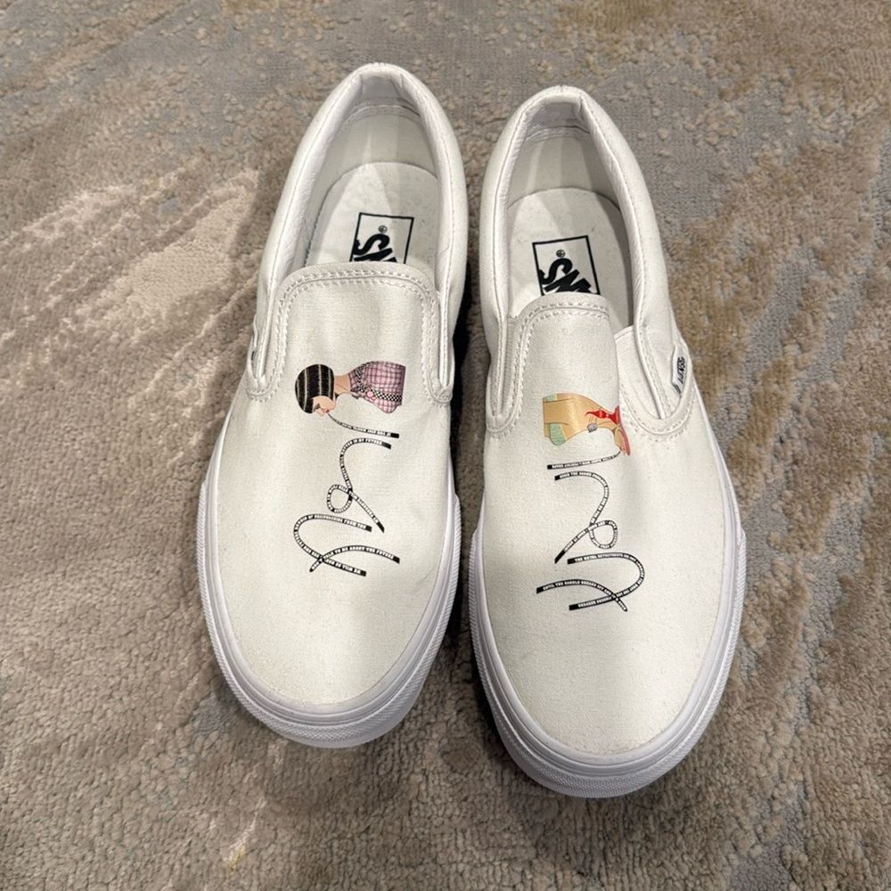 Custom vans white sneaker with cool design on top women’s size‎ 8.5 NWOT